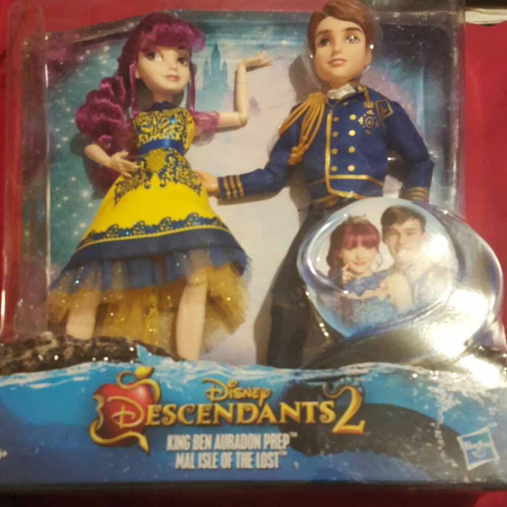 Disney Descendants 2 King Ben/Mal 2 pack-NEW